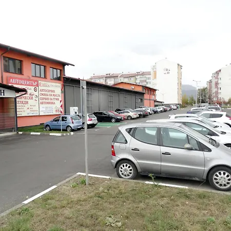Emiza Apartament *