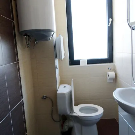 Emiza Apartament *