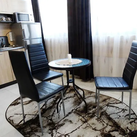 Emiza Apartament *