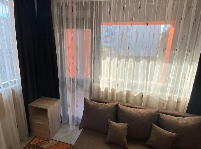 アパート Emiza サモコフ