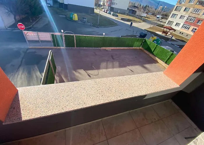 Emiza アパート サモコフ