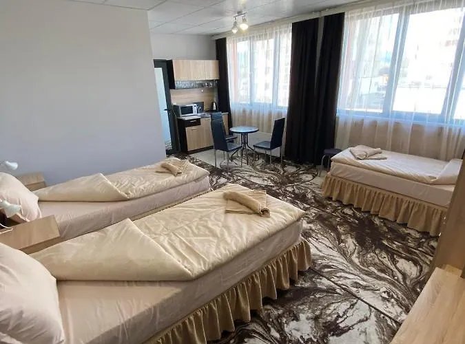 アパート Emiza サモコフ