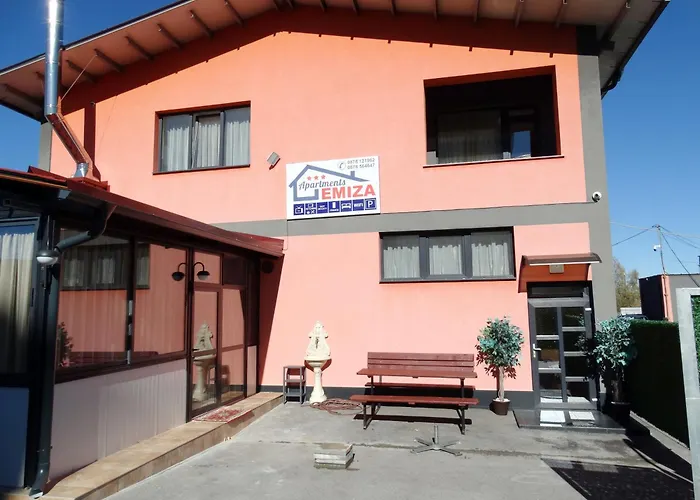 アパート Emiza サモコフ