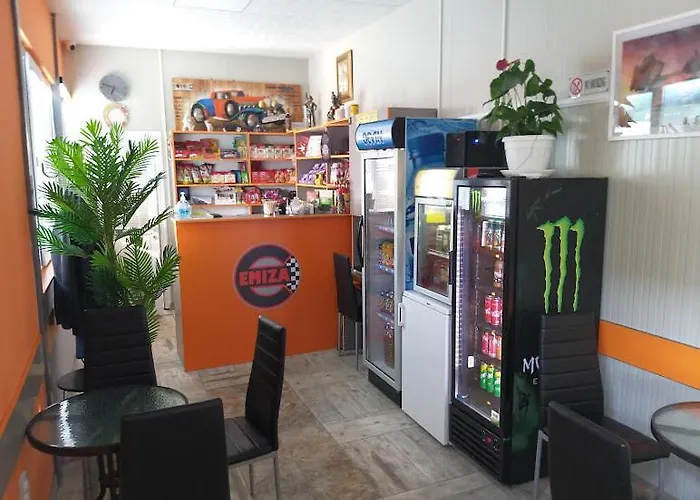 アパート Emiza *