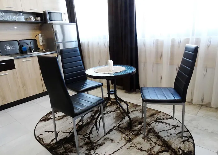 Emiza アパート *