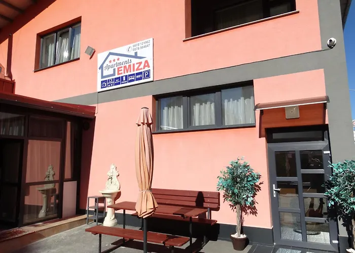 Emiza アパート
